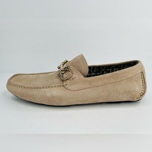 Salvatore Ferragamo Parigi 21 Beige Gancini Suede Drivers US 6.5 - EU 40.5